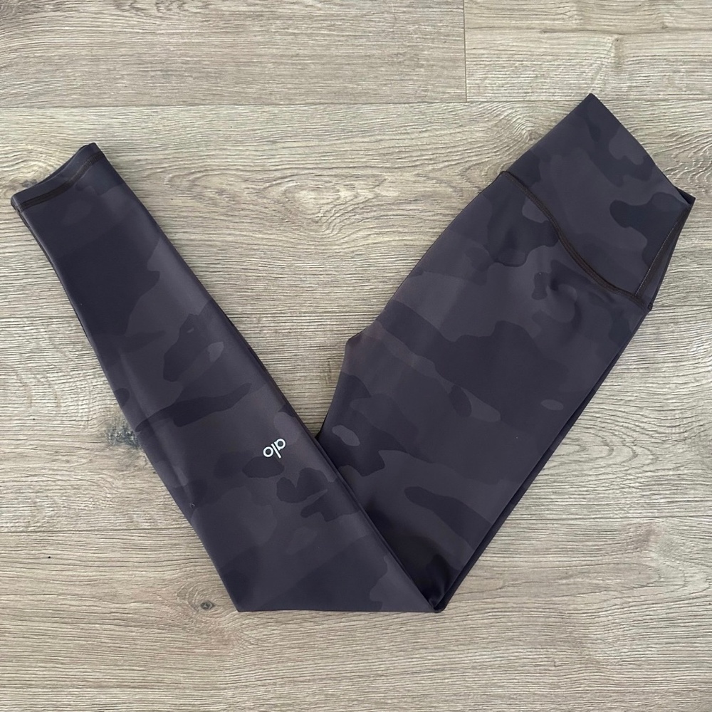 ALO Yoga High-Waist Vapor Coco Camouflage Leggings Brown Camo‎